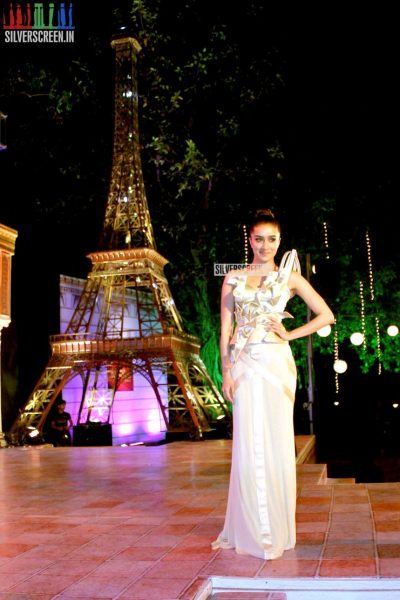 Kanakia Paris Eiffel Tower replica unveiling in Mumbhai with Shraddha Kapoor/Ken Ferns Show