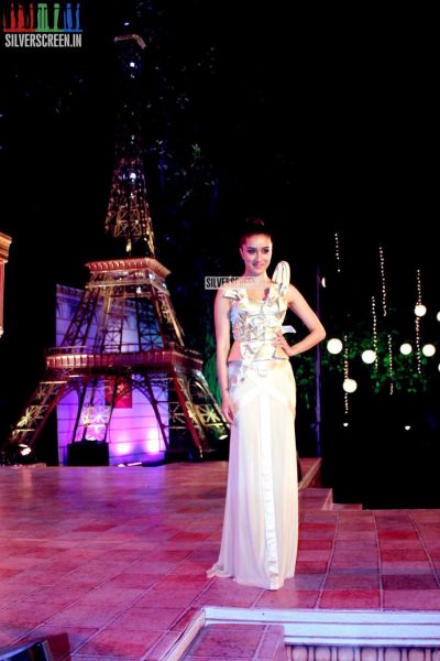 Kanakia Paris Eiffel Tower replica unveiling in Mumbhai with Shraddha Kapoor/Ken Ferns Show