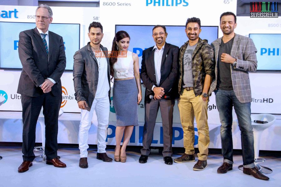 Soha Ali Khan & Kunal Khemmu at Philips TV Launch