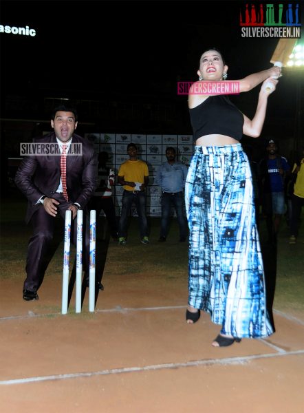 Urvashi Rautela and Evelyn Sharma at Mitsui Shoji T20 bash