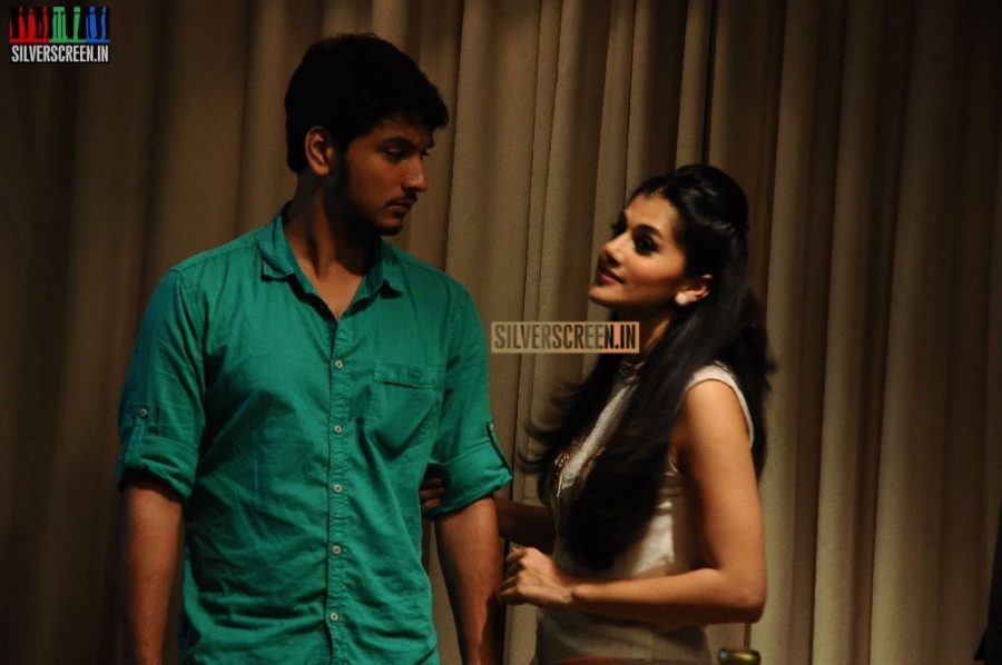 Vai Raja Vai Movie Stills