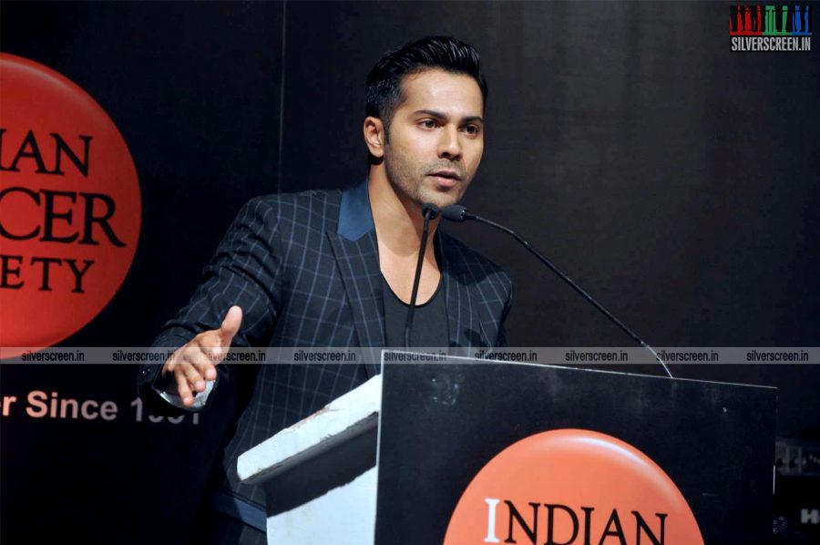 varun-dhawan-at-indian-cancer-society-photos-004.JPG