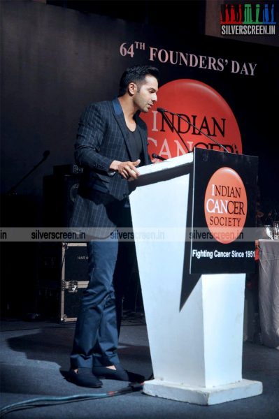 varun-dhawan-at-indian-cancer-society-photos-005.JPG