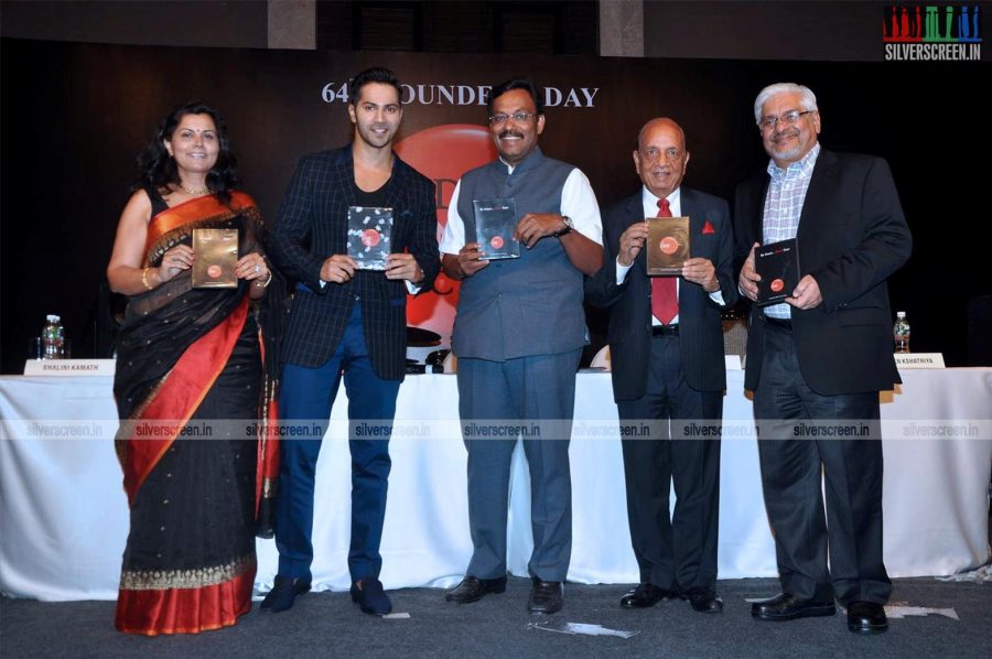 varun-dhawan-at-indian-cancer-society-photos-007.JPG