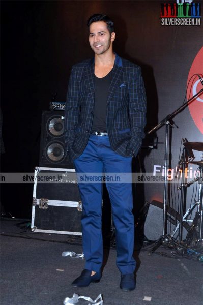 varun-dhawan-at-indian-cancer-society-photos-012.JPG