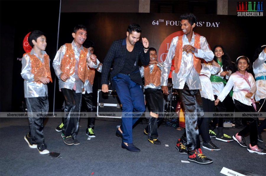 varun-dhawan-at-indian-cancer-society-photos-015.JPG