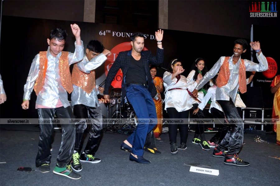 varun-dhawan-at-indian-cancer-society-photos-017.JPG