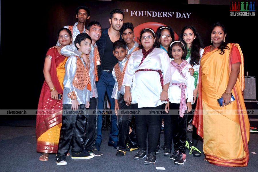 varun-dhawan-at-indian-cancer-society-photos-021.JPG