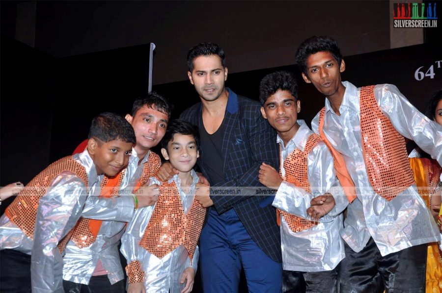 varun-dhawan-at-indian-cancer-society-photos-023.JPG