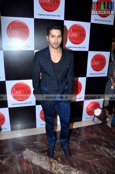 varun-dhawan-at-indian-cancer-society-photos-024.JPG