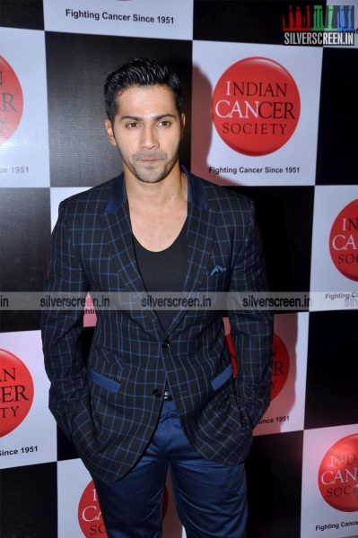 varun-dhawan-at-indian-cancer-society-photos-025.JPG