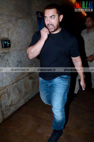 Aamir Khan at Tanu Weds Manu Returns Premiere