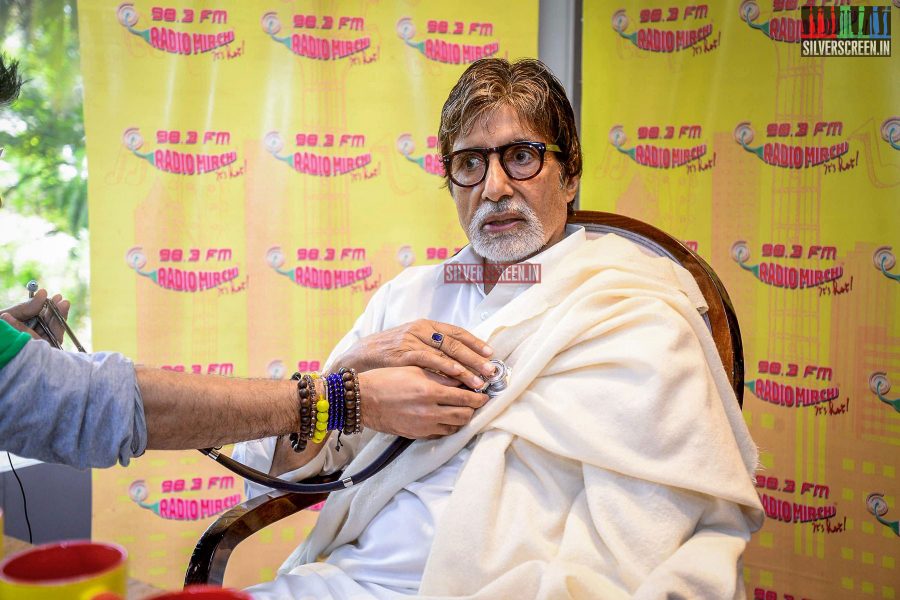 Amitabh Bachchan Promotes Piku at Radio Mirchi