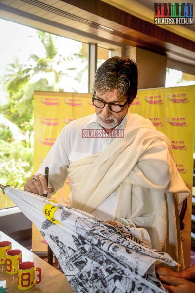 Amitabh Bachchan Promotes Piku at Radio Mirchi