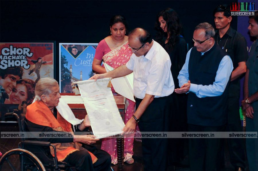 Dadasaheb Phalke Award presentation to Shashi Kapoor