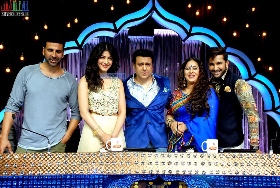 Akshay Kumar and Shruti Haasan Promotes Gabbar is Back on the sets of Zee TV