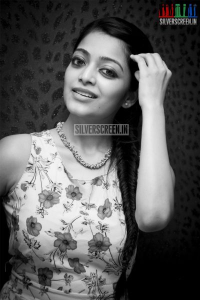 Janani Iyer HQ Phtotos from a Toni & Guy Salon Launch