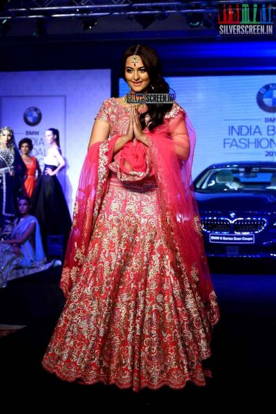 Sonakshi Sinha Walks for BWM India Bridal Week Preview