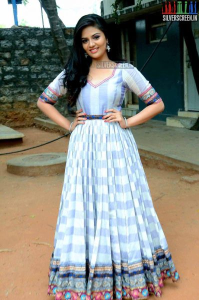 Actress Srimukhi Photos at the Dhanalakshmi Talupu Tadithey Teaser Launch