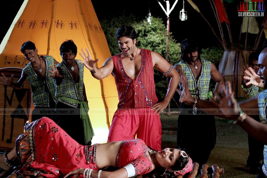 achharam-movie-stills-003.jpg