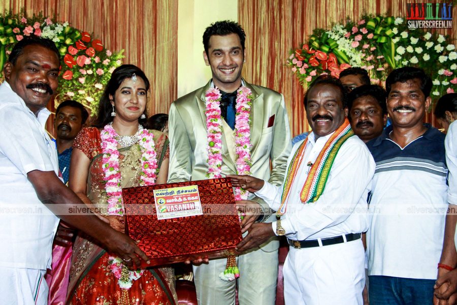 arulnithi-keerthana-wedding-reception-photos-017.jpg