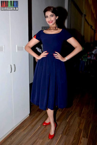 sonam-kapoor-at-go-bonkers-launch-photos-020.jpg