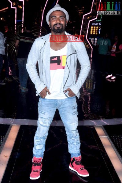 Varun Dhawan Promotes ABCD 2 on India's Got Talent 6