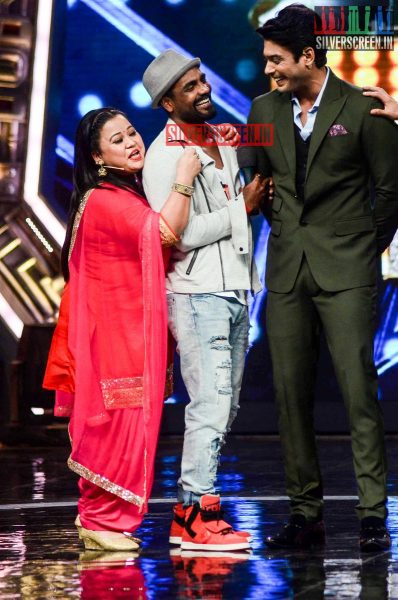 Varun Dhawan Promotes ABCD 2 on India's Got Talent 6