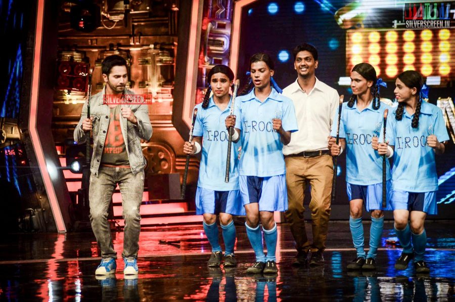 Varun Dhawan Promotes ABCD 2 on India's Got Talent 6