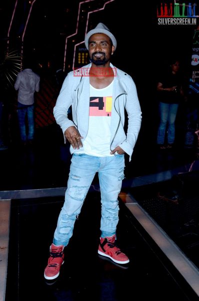 Varun Dhawan Promotes ABCD 2 on India's Got Talent 6