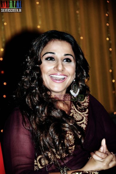 Vidya Balan Promotes Hamari Adhuri Kahani on Colors TV