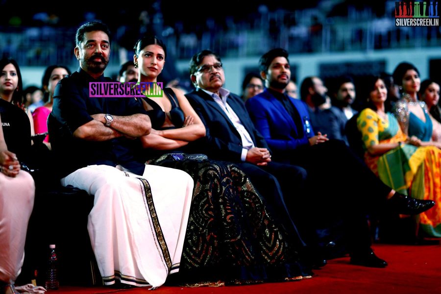 Shruti Haasan and Kamal Haasan at the 62nd Filmfare Awards South Photos