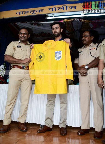 Ranbir Kapoor Presents Raincoats to Mumbai Traffic Police