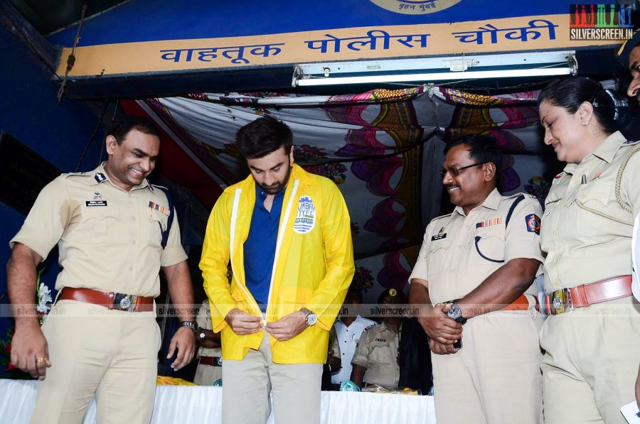 Ranbir Kapoor Presents Raincoats to Mumbai Traffic Police