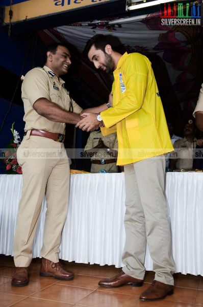 Ranbir Kapoor Presents Raincoats to Mumbai Traffic Police