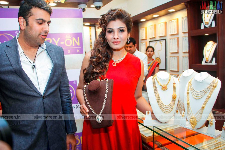 Raveena Tandon launches PNG Try On Feature