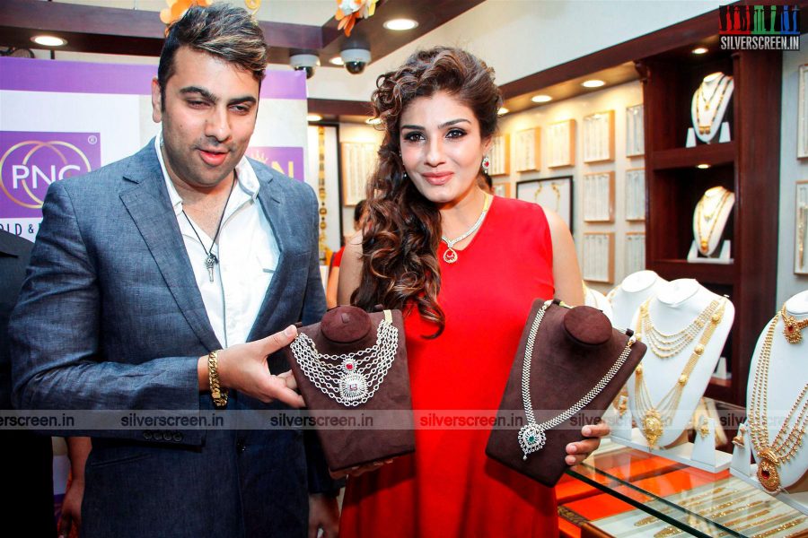 Raveena Tandon launches PNG Try On Feature