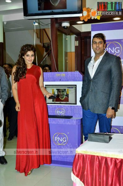 Raveena Tandon launches PNG Try On Feature