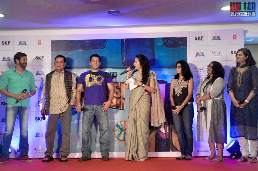 Salman Khan launches a Book on Bajrangi Bhaijaan