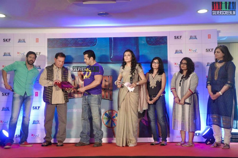 Salman Khan launches a Book on Bajrangi Bhaijaan