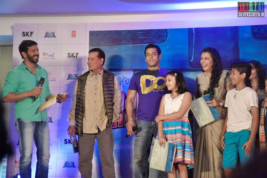 Salman Khan launches a Book on Bajrangi Bhaijaan