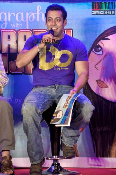 Salman Khan launches a Book on Bajrangi Bhaijaan