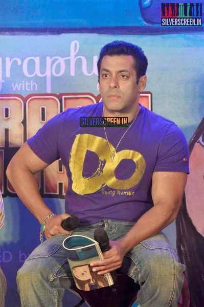 Salman Khan launches a Book on Bajrangi Bhaijaan