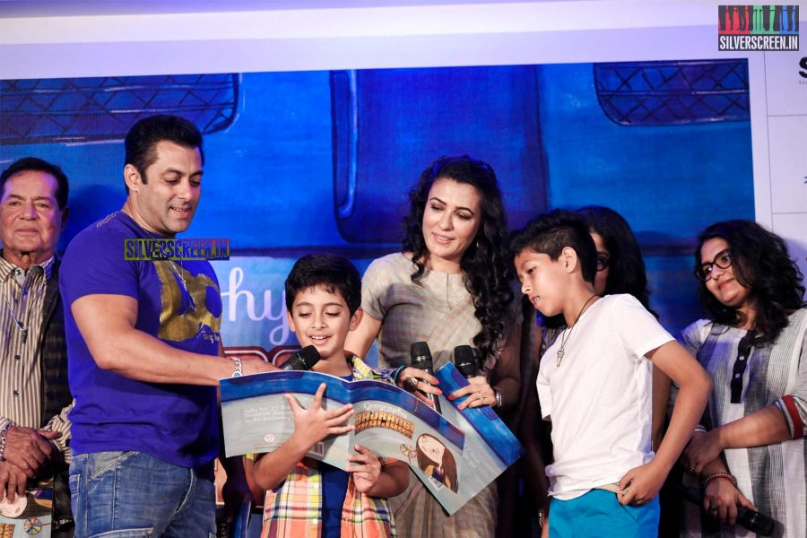 Salman Khan launches a Book on Bajrangi Bhaijaan