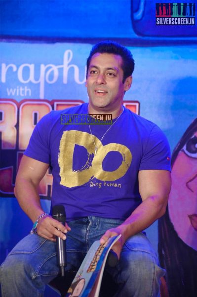 Salman Khan launches a Book on Bajrangi Bhaijaan