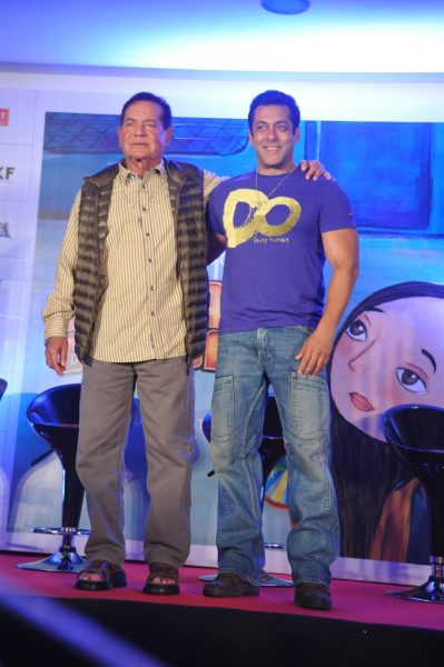 Salman Khan launches a Book on Bajrangi Bhaijaan