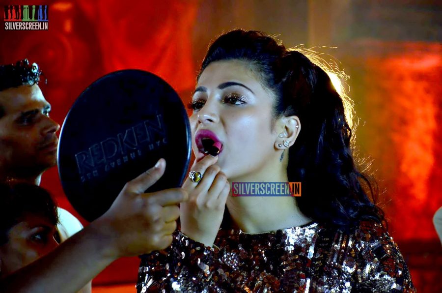 Shruti Haasan at Welcome Back Shooting Spot