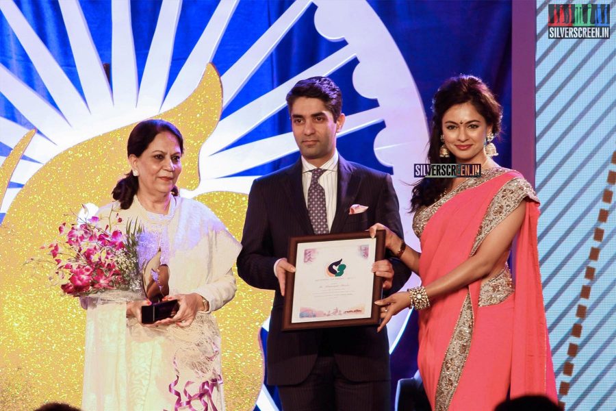 Sachin Tendulkar & AR Rahman at the felicitation of Mothers by Naturals