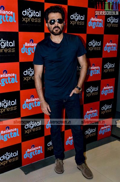 John Abraham & Anil Kapoor Promote Welcome Back at Reliance Digital