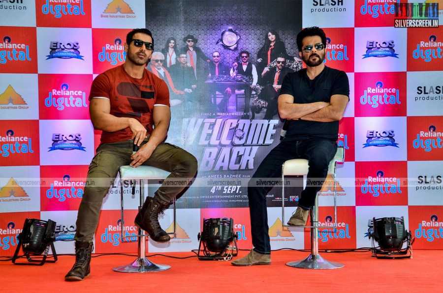 John Abraham & Anil Kapoor Promote Welcome Back at Reliance Digital